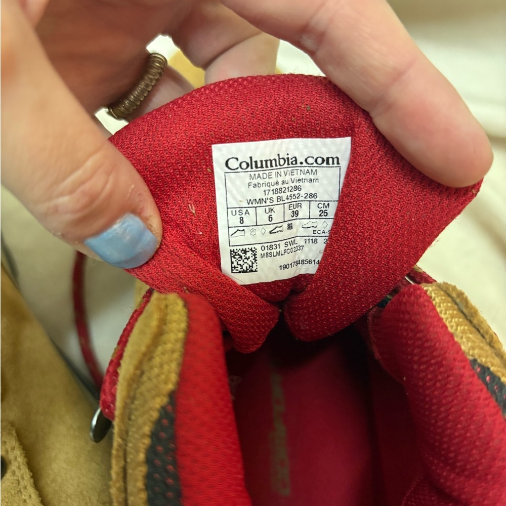 Columbia Red and Tan Hiking Boots 🥾 - Picture 3 of 4